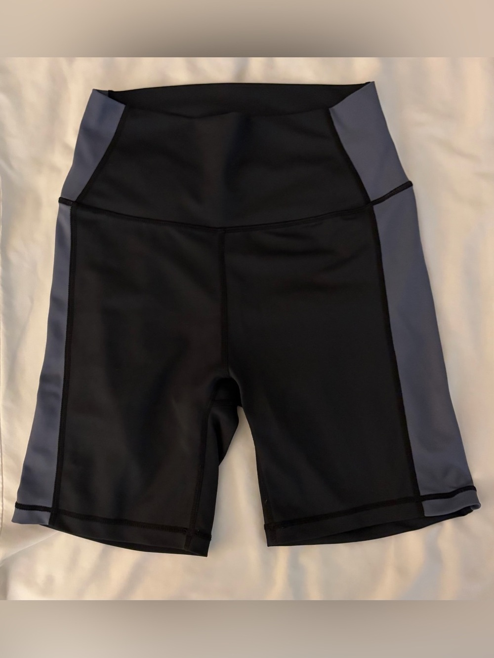 All Fenix Women’s Heidi Gray and Black Block Athletic Biker Shorts Size Small
